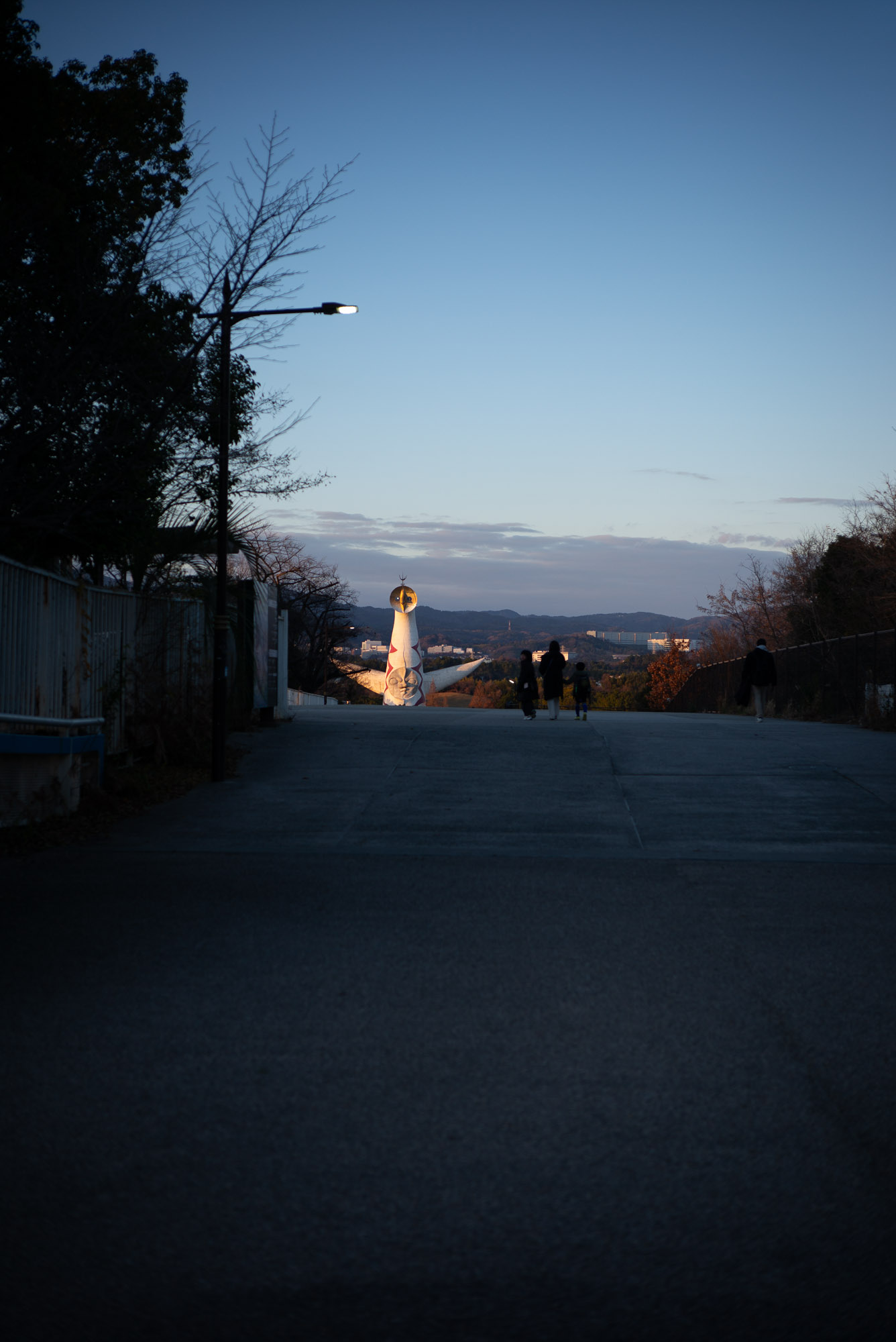 帰りに見えた太陽の塔