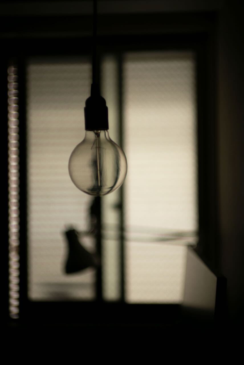 アトリエの電球